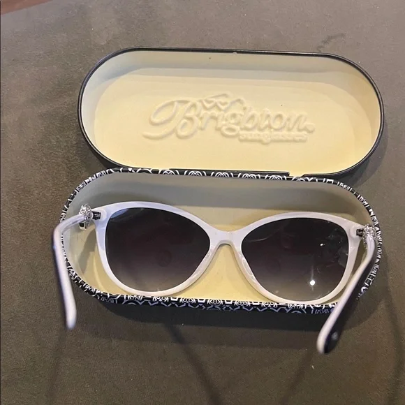 Brighton Black and white w/silver accents Sunglasses display picture 1